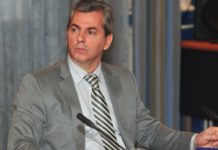 ИДИОТ: Ријеч скупља од нокаута!