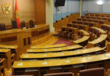 Ево који бивши посланици живе од народних пара!