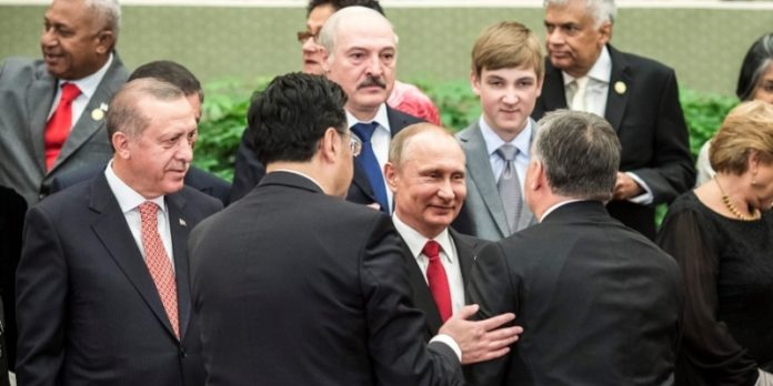 207954_orban_putyin