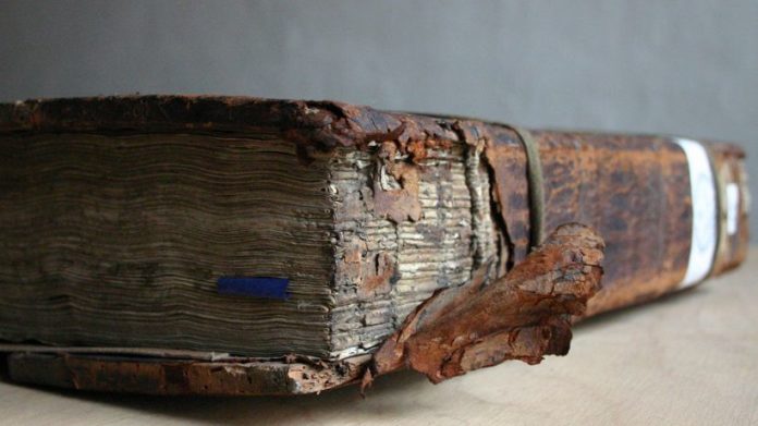 gutenbergova-biblija-korice-ivica.
